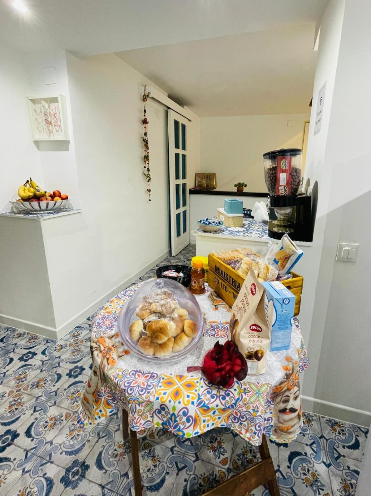Duba House Holiday Home ปาแลร์โม ภายนอก รูปภาพ
