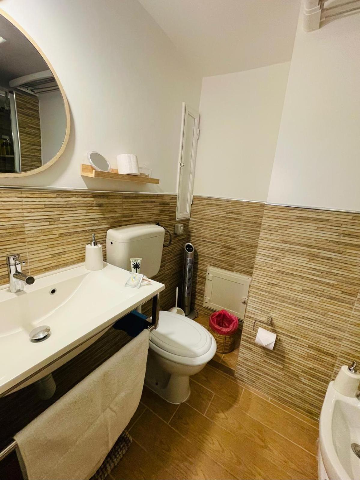 Duba House Holiday Home ปาแลร์โม ภายนอก รูปภาพ