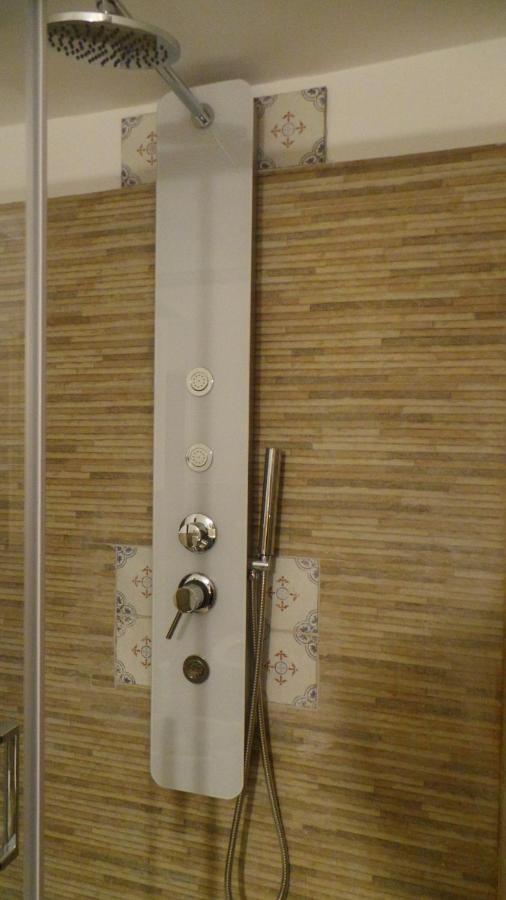 Duba House Holiday Home ปาแลร์โม ภายนอก รูปภาพ
