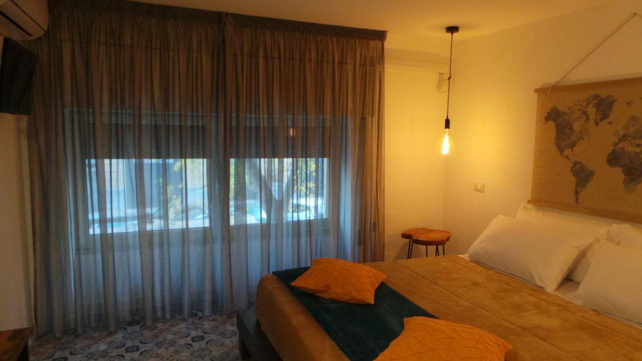 Duba House Holiday Home ปาแลร์โม ภายนอก รูปภาพ